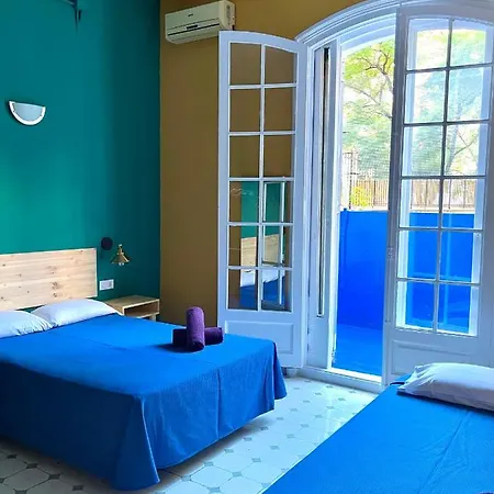 Friends Guest house 2*