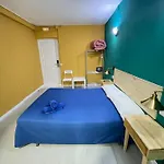 Gasthuis Hostel Friends Barcelona 2*
