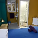 Gasthuis Hostel Friends Barcelona 2*