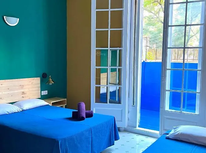 Friends Guest house 2*