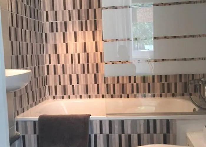 Friends Guest house 2*